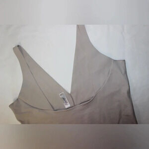 Leonisa Undetectable Step-in Mid-Thigh Body Shaper Shapewear Nude Size XXL